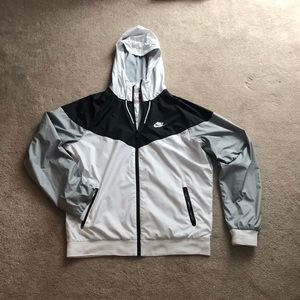 Nike men’s windbreaker